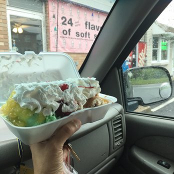 Zanette's Nazareth Grill - a hand holding a container of ice cream - Desserts Near Me - Nazareth, Pennsylvania Zanette's Nazareth Grill - a hand holding a container of ice cream - Desserts Near Me - Nazareth, Pennsylvania