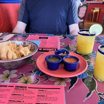 El Moose - Chips and salsa - $6 - Mexican Near Me - Seattle, Washington El Moose - Chips and salsa - $6 - Mexican Near Me - Seattle, Washington