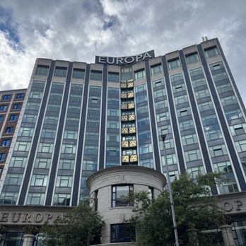 Wild Rover Tours - Europa hotel- Belfast - Tours Near Me - Dublin, D Wild Rover Tours - Europa hotel- Belfast - Tours Near Me - Dublin, D