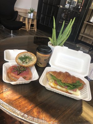 DaéBreak Café by null