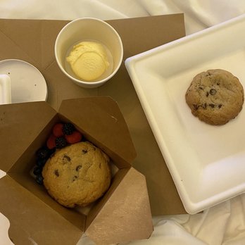 Harvest - Best warm chocolate chip cookies around! - New American Near Me - Laguna Beach, California Harvest - Best warm chocolate chip cookies around! - New American Near Me - Laguna Beach, California