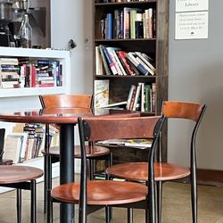 Merry Hill Coffee and Teas - Seating and library