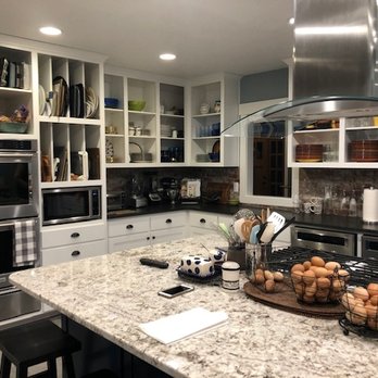Willamette Valley Bed and Breakfast - Kitchen - Bed & Breakfast Near Me - Newberg, Oregon