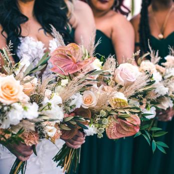 Lucky Wild Free - Floral Designers Near Me