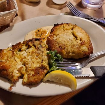 Pinchers - Crab cakes - Seafood Near Me - Marco Island, Florida Pinchers - Crab cakes - Seafood Near Me - Marco Island, Florida