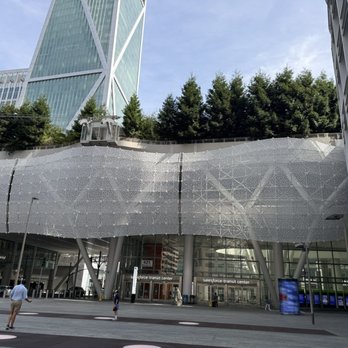 Salesforce Park - 2) Salesforce Transit Center base -- you're in the right area; follow signs to the elevators for the rooftop park. - Parks Near Me - San Francisco, California Salesforce Park - 2) Salesforce Transit Center base -- you're in the right area; follow signs to the elevators for the rooftop park. - Parks Near Me - San Francisco, California
