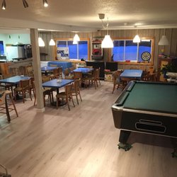 Au Cartier Générale - La deuxième salle à manger, La table de billard et La salle de jeux.