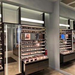 Sunglass Hut
