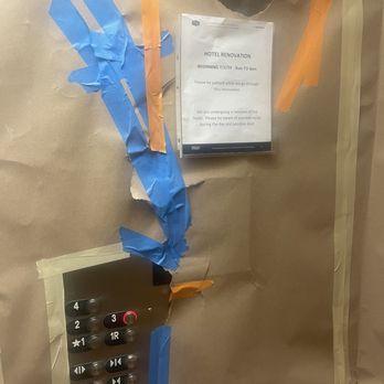 Hampton Inn & Suites Kingman - You know what is going on until you are already booked and get into the elevators - Hotels Near Me - Kingman, Arizona