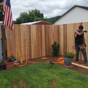 Heritage Earthworks - Fencing front yard - Landscaping Near Me - Aumsville, Oregon