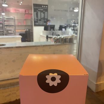 Georgetown Cupcake - Box of 4 - Cupcakes Near Me - Washington, DC, District of Columbia Georgetown Cupcake - Box of 4 - Cupcakes Near Me - Washington, DC, District of Columbia