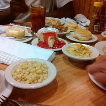 S & S Cafeteria - Cafeteria Near Me - Macon, Georgia