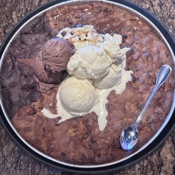 BJ's Restaurant & Brewhouse - 4-in-1 Pizookie Platter  (2 chocolate chunk, 1 salted caramel, 1 triple chocolate) - New American Near Me - Katy, Texas