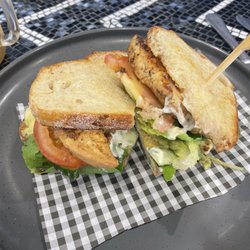 Coco Cubano - Chicken sandwich