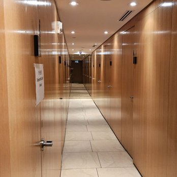 Yu Seafood - Private washroom stalls hallway - Seafood Near Me - Richmond Hill, Ontario Yu Seafood - Private washroom stalls hallway - Seafood Near Me - Richmond Hill, Ontario
