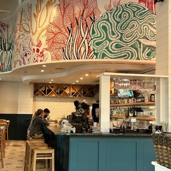 Coquina Fishbar - Bar area - Seafood Near Me - Wilmington, North Carolina