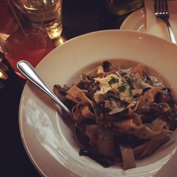 Ferro Bar & Cafe - Pappardelle ai funghi - Bars Near Me - Toronto, Ontario
