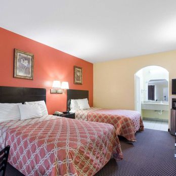 Rodeway Inn & Suites - Hotels Near Me - Humble, Texas Rodeway Inn & Suites - Hotels Near Me - Humble, Texas