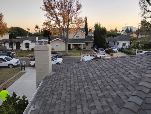 Sam's Roofing Co Logo