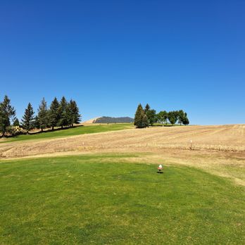 Tekoa Golf Course - Hole 2 you tie off over a corner of a wheat field - Golf Near Me - Tekoa, Washington Tekoa Golf Course - Hole 2 you tie off over a corner of a wheat field - Golf Near Me - Tekoa, Washington