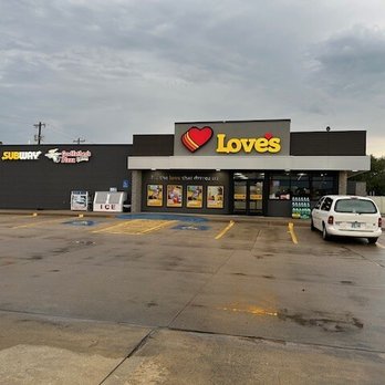 LOVE'S COUNTRY STORE - Updated January 2026 - 28 Photos - 3233 SW