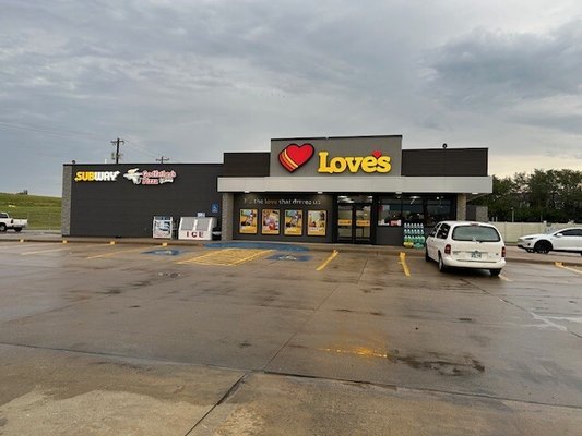 Love's Country Store