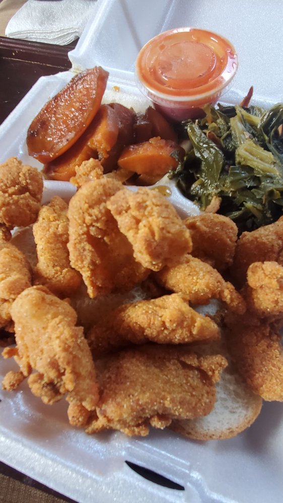 GRUB N STUFF Updated September 2024 27 Photos 701 Riverview Dr