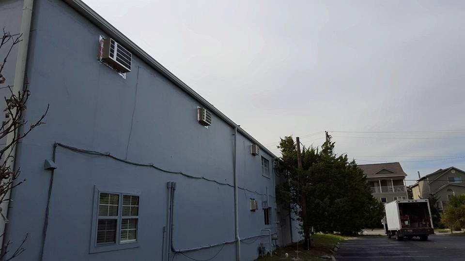 Slide of Extreme Seamless Gutters