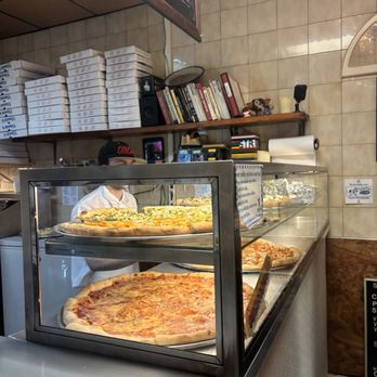 Vinnie's Pizzeria - Pizza - Pizza Near Me - Brooklyn, New York Vinnie's Pizzeria - Pizza - Pizza Near Me - Brooklyn, New York