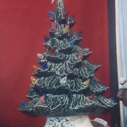 Hobby Hut Ceramics - Finished ceramic Christmas tree.