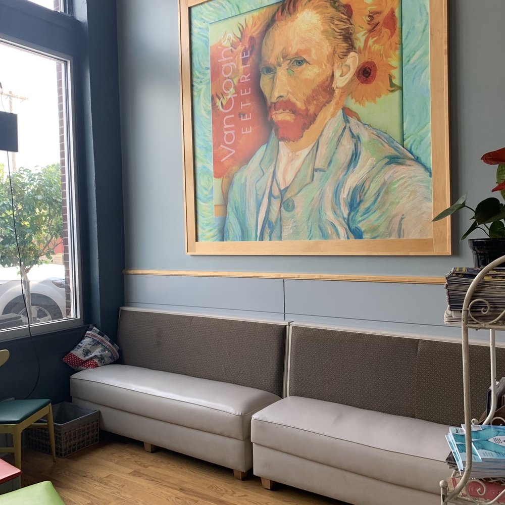 Van Gogh's Eeterie - Waiting area - Breakfast & Brunch Near Me - Springfield, Missouri