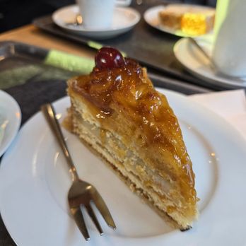 Bäckerei Hönig - Makronentorte - Bakeries Near Me - Hamburg, HH Bäckerei Hönig - Makronentorte - Bakeries Near Me - Hamburg, HH