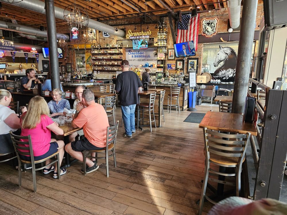 Dark Horse Bar & Eatery