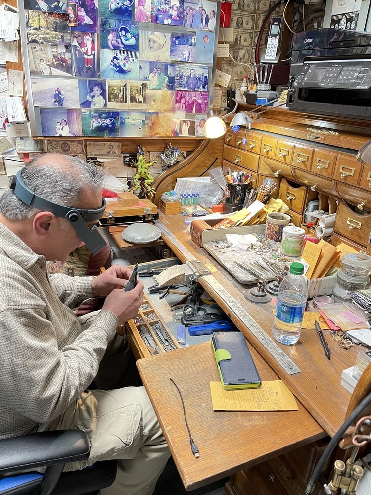 SELECT JEWELERS Updated October 2024 333 Washington St, Boston