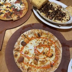 Portland Pie - 10" Nor'Easter Buffalo Pizza, Cape Neddick 'Roni Mozzarella Baked Macaroni and Cheese