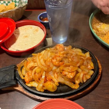 Los Potrillos Mexican Restaurant - Sizzling shrimp fajitas - Mexican Near Me - Camas, Washington