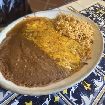 La Hacienda Mexican Restaurant - Tex-Mex chicken enchiladas. - Mexican Near Me - Cypress, Texas La Hacienda Mexican Restaurant - Tex-Mex chicken enchiladas. - Mexican Near Me - Cypress, Texas