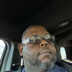Spectocular Eyecare + Eyewear