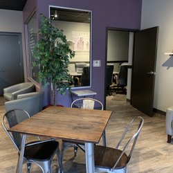 Kavé Coffee Bar - Inside