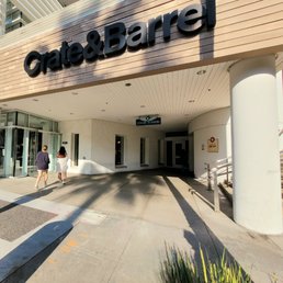 Exterior photo of Crate & Barrel - Beverly Hills, California Exterior photo of Crate & Barrel - Beverly Hills, California