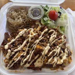 Beef bulgogi (spicy) with spicy mayo over the top