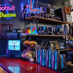 The Woo Woo - The end of the bar. Pay no attention to that small TV.