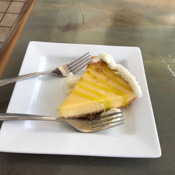 7 Mile Grill - Key lime pie - Seafood Near Me - Marathon, Florida