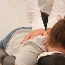 Chiropractie Ceintuurbaan - Thompson techniek. Reguliere chiropractische behandelmethode. Dit is pijnloos en veilig.