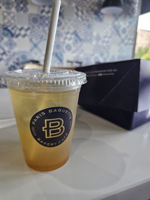 Paris Baguette by null