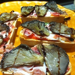 Casa Mila - Pincho de setas con jamón ibérico y base de fritada
