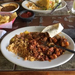El Portal De Jaripo - Guiso and tacos. Yum!