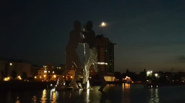 Molecule Man by null