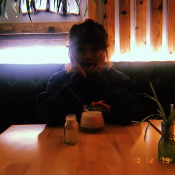 Juisy Fruit + Tea - Juice bar, cbd, dragon fruit, selfie - Juice Bars & Smoothies Near Me - Chicago, Illinois