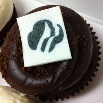 Georgetown Cupcake - Girl scout thin mint cupcakes only for April - Bakeries Near Me - Bethesda, Maryland Georgetown Cupcake - Girl scout thin mint cupcakes only for April - Bakeries Near Me - Bethesda, Maryland